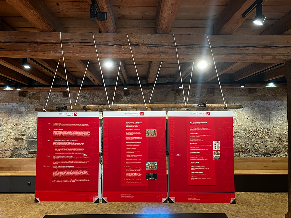 Eine neu gestaltete Ausstellung zeigt Fakten und Hintergründe zu den Hexenprozessen in Ellwangen.